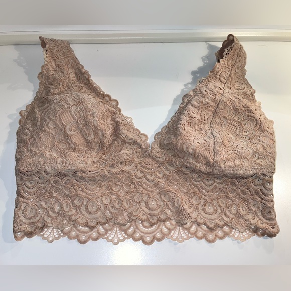 Gilly Hicks Hollister Bralette NWOT - Picture 2 of 7